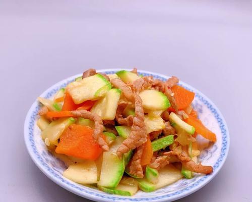 小排焖茄瓜（家常菜谱，美味又营养）