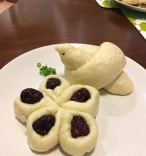 如何制作美味可口的小鸟馒头（手把手教你制作萌趣小鸟馒头，让你秒变甜点达人）