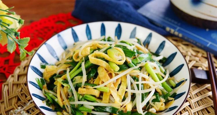 小米鸡蛋炒韭菜的做法（健康美味、简单易学的家常菜）