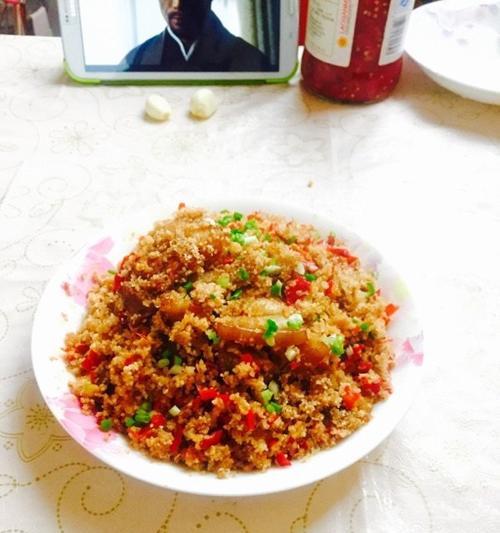 小米粉蒸肉，家常美味的下饭菜（用小米粉的软糯口感，搭配鲜嫩多汁的猪肉，口感滋味双佳）