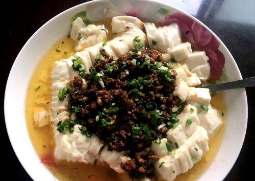 香芹肉末豆腐的做法（美味健康，让你越吃越香）