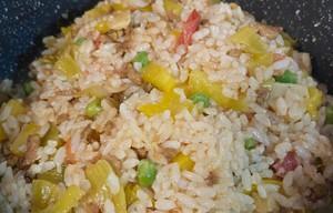 香喷什锦炒米饭（一口饱足，滋味无穷）