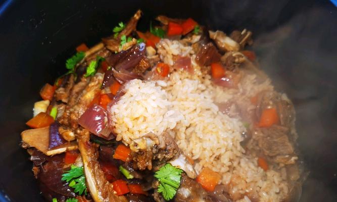 香喷喷手抓饭，让你品尝美食的独特魅力（传统口感，简单好吃；一个人也能享受味蕾盛宴）