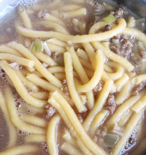 鲜香可口的热汤面，让你暖胃暖心暖身（手把手教你制作热汤面，不再怕天冷）