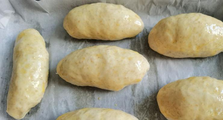 如何制作香喷喷的大蒜面包（一步步教你做出美味的大蒜面包，惊艳你的味蕾）