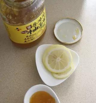 香柠柚子酱排骨的制作方法（做香柠柚子酱排骨，让你的味蕾陶醉）