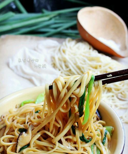 香嫩鸡胗炒面的制作方法（美味炒面，一份来自厨房的味蕾享受）