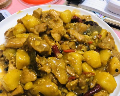 香焖鸡的烹饪技巧与窍门（一道美味家常菜谱，轻松学会以香焖鸡的做法）