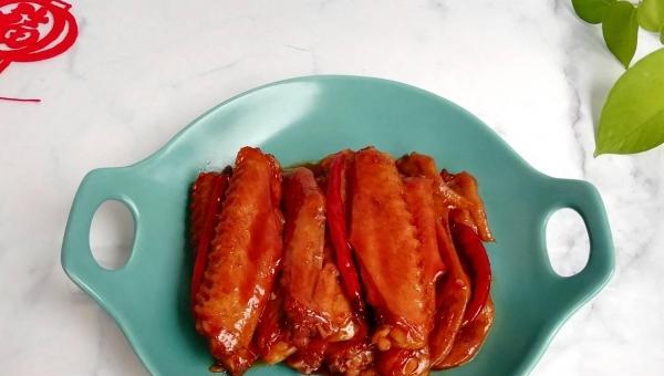五香卤鸭翅的制作方法（口感鲜美、营养丰富的佳肴）