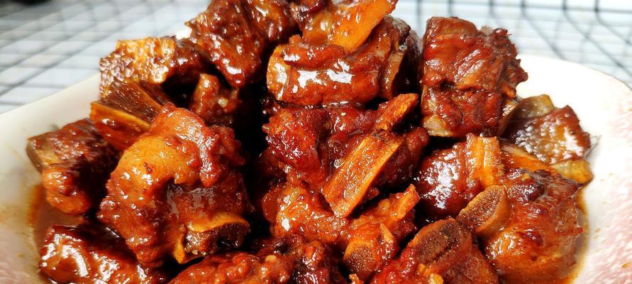学做香煎椒盐香鱼（以新鲜鱼为主料的家常美食制作方法）