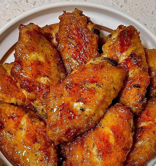 如何制作香煎椒盐鸡翅（掌握制作技巧）