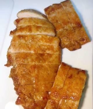 香煎鸡脯肉的制作方法（简单易学的家常美食）