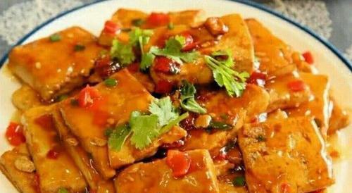 鲜香美味，以香煎豆腐碎为主角的美食之旅（用料简单）