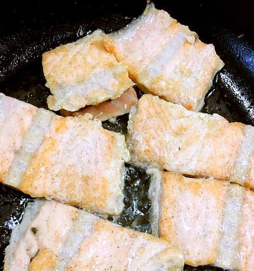 香煎白肚石头斑的美味做法（以清爽口感为主的海鲜美味）