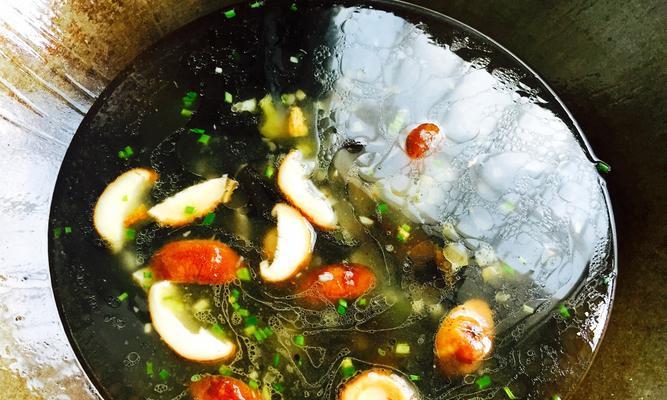 丝瓜香菇丸子汤的家常做法（健康美味的清汤）