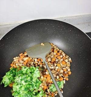 香菇蔬菜豆干炒饭的做法（自制美味）