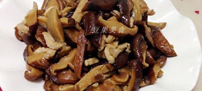 家常美食，香菇肉沫炒辣椒（简单易学）