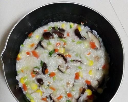 香菇青菜粥的美味做法（健康养生的精选早餐菜谱）