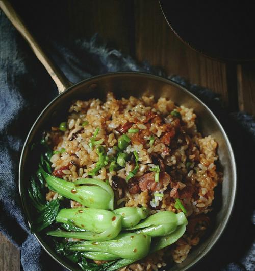 香菇木耳腊肠饭的制作方法（以米饭为基础）