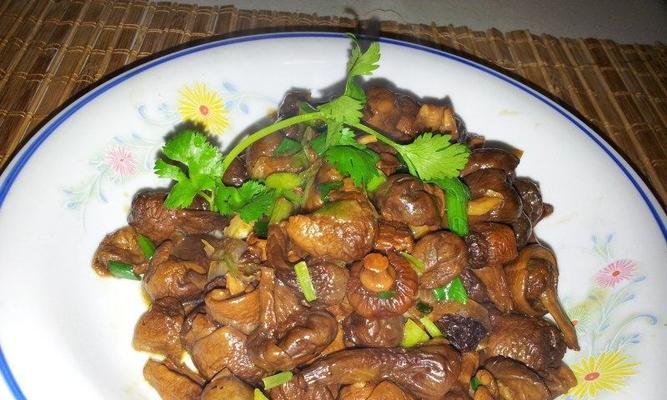 香菇焖鸭块，美味健康的家常菜（健康营养）