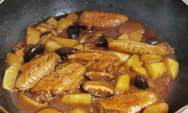 美味健康的香菇焖鸡翅（做法简单）
