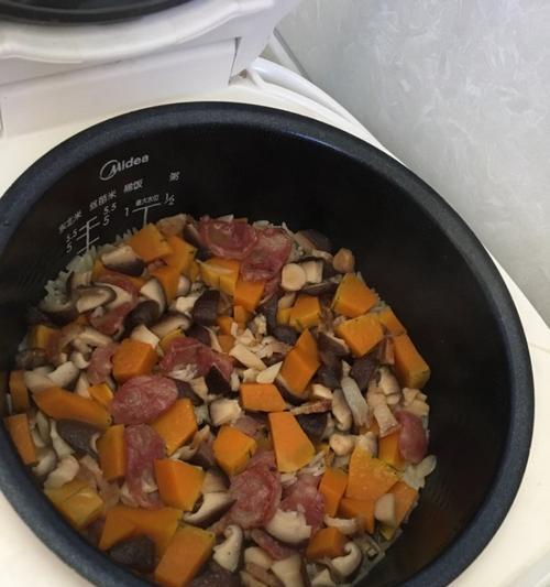 四川腊肠香菇焖饭制作秘笈（口感细腻）