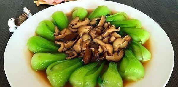 香菇韭菜苔的美食创意（以健康为主题的素食菜谱）