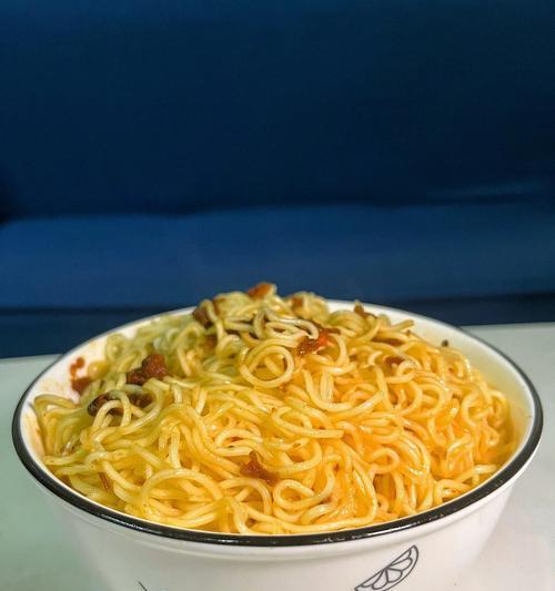 香菇酱拌面，家常美食的经典之选（15分钟学会制作）