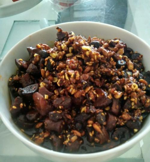 以香菇酱素为主的美食制作（香菇酱素美食的健康与美味）