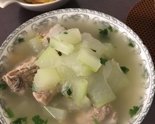 虾头冬瓜汤的做法（传统美食的制作方法）