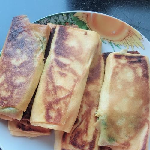 美味煎饼，虾肉韭菜的完美搭配（用鲜虾肉与清香韭菜）