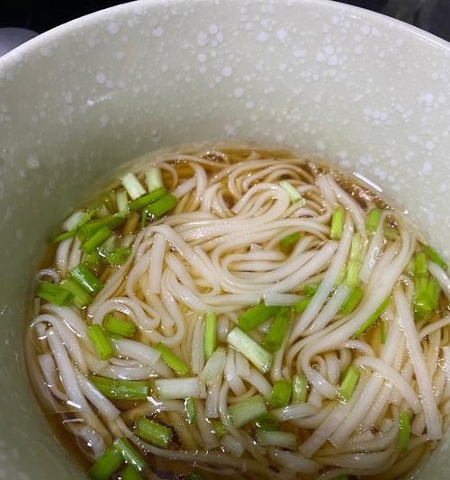 美味清爽的虾仁紫菜清汤面（健康又营养）