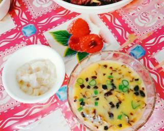 学做虾仁香肠鸡蛋羹，轻松享受美味佳肴（家常菜肴）