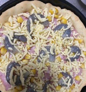 美味虾培根菠萝披萨的制作（做法简单）