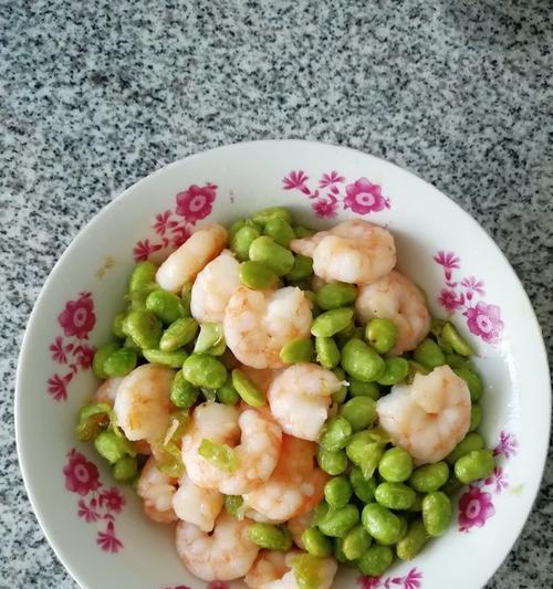 虾仁茭白炒毛豆，美味健康佳选（营养又美味的家常菜）