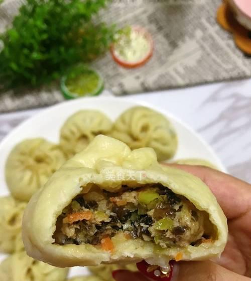 手把手教你制作以西葫芦鸡蛋包子馅（做出口感鲜美的包子）