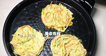 做出美味可口的以西葫芦饼（传承经典食谱）