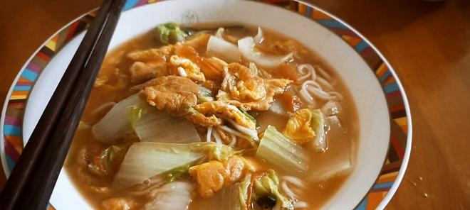 家庭美食，营养健康，西红柿的味道，宽带面的口感，一起来品尝（家庭美食）