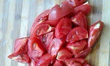 家常美味——以西红柿瘦肉炒蛋的做法（健康美食）