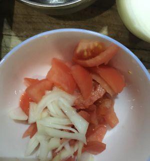 做西红柿手擀面，美味又健康（手工擀面的制作方法）