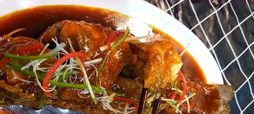 西红柿鲈鱼片的制作方法（健康营养又美味的家常菜）