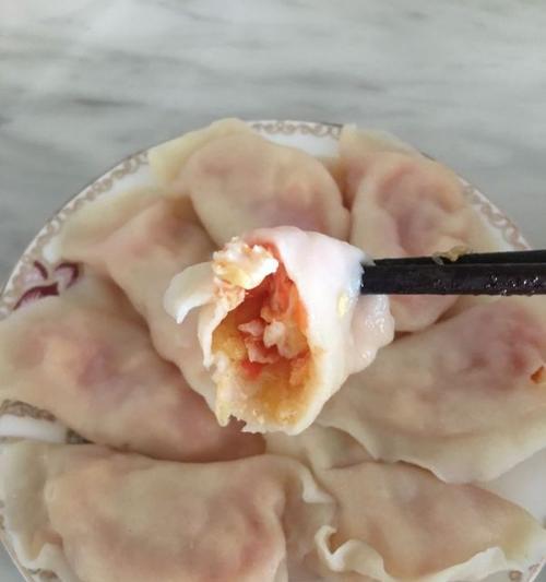 教你制作美味的以西红柿鸡蛋馅饺子（做饺子必备技巧和步骤分享）