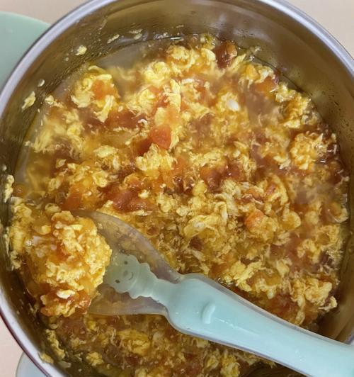 轻松学会制作美味可口的西红柿鸡蛋浓汤（健康简单的家常菜）