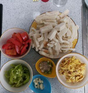 学会做一道美味的西红柿鸡蛋烩饼（家常美食）