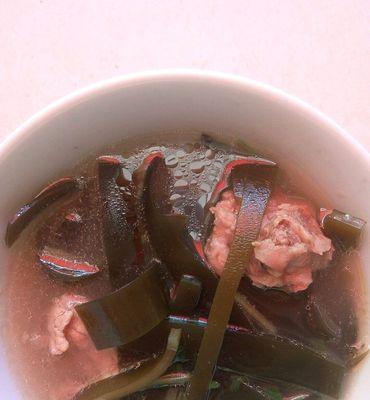 鲜美可口，健康便捷——以西红柿海苔汤的制作方法（简单易学）