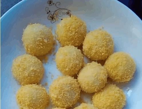 做一份美味无馅南瓜汤圆（轻松学会制作）