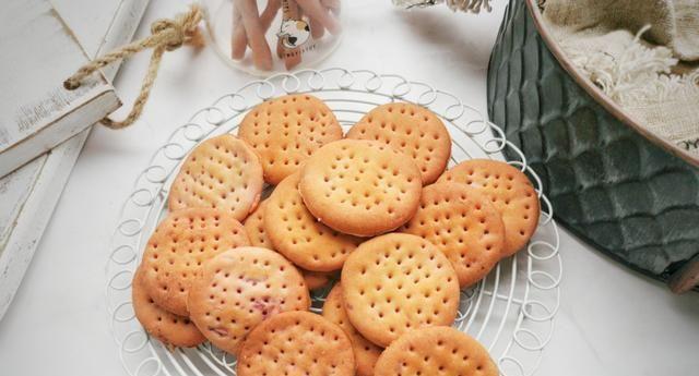 DIY宝宝磨牙棒饼干，无糖无油更健康（让宝宝吃出健康）