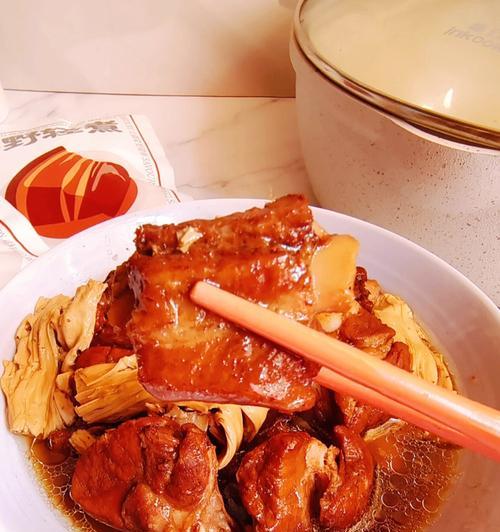 无水酱香排骨的制作方法（享受美味无水排骨的烹饪技巧）