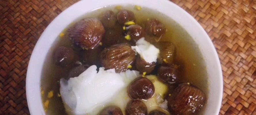 喝一碗以乌鸡蜜枣桂圆汤，滋养身体健康（祖传秘方）