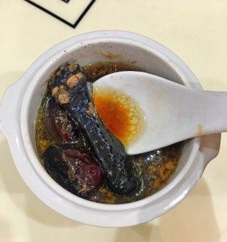 以乌鸡阿胶汤为主题的营养美食（健康疗养兼备乌鸡阿胶汤的制作方法）